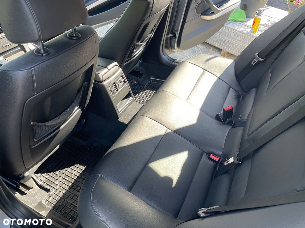 BMW Seria 3 318d DPF - 15