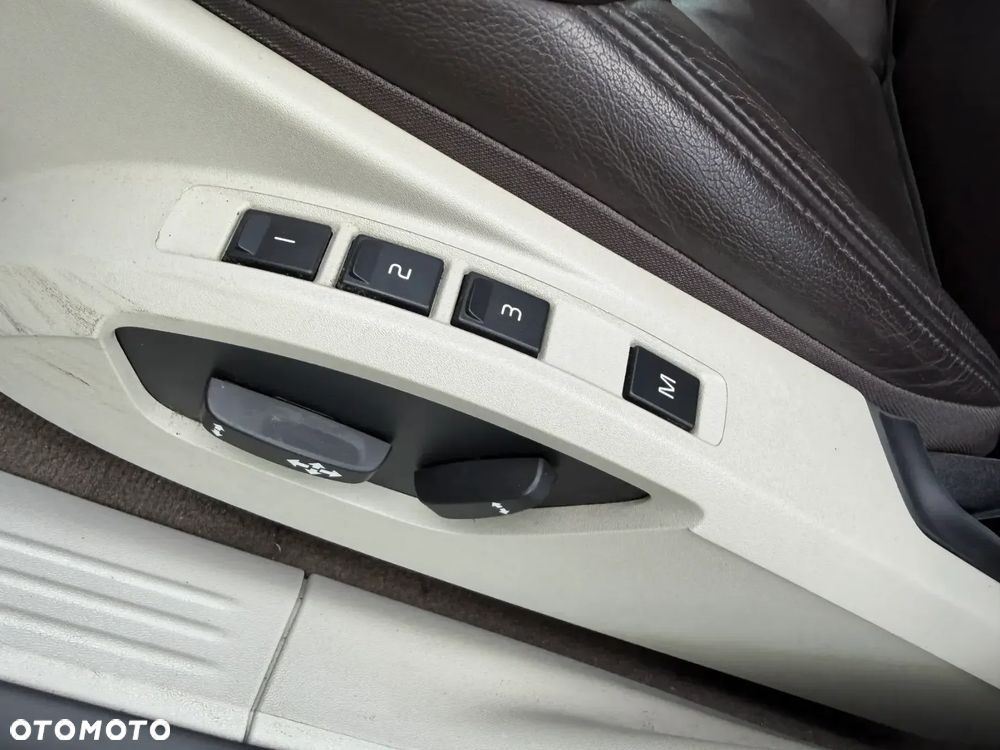 Volvo V40 D2 Inscription - 32