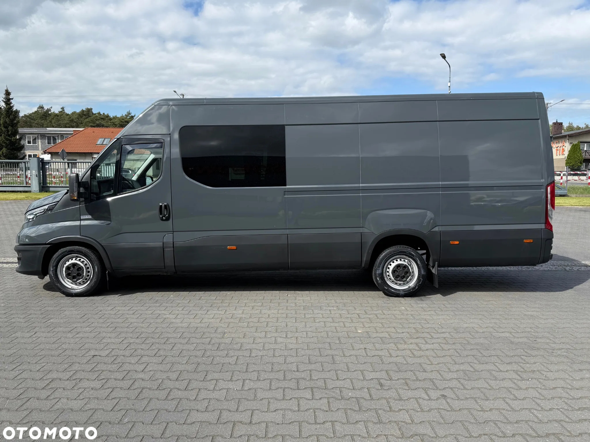 Iveco Daily 35S18 Hi-Matic L4H2 Maxi Furgon Doka Brygadówka 6-miejsc Salon PL, Jeden Właściciel - 2