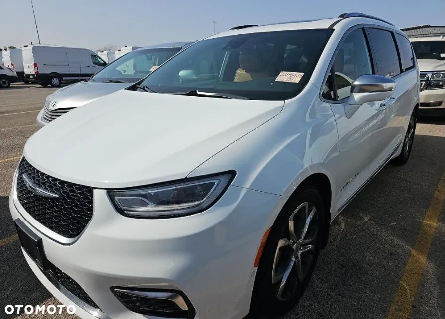 Chrysler Pacifica - 1