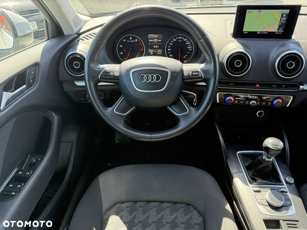 Audi A3 Sportback 1.2 TFSI Attraction - 5