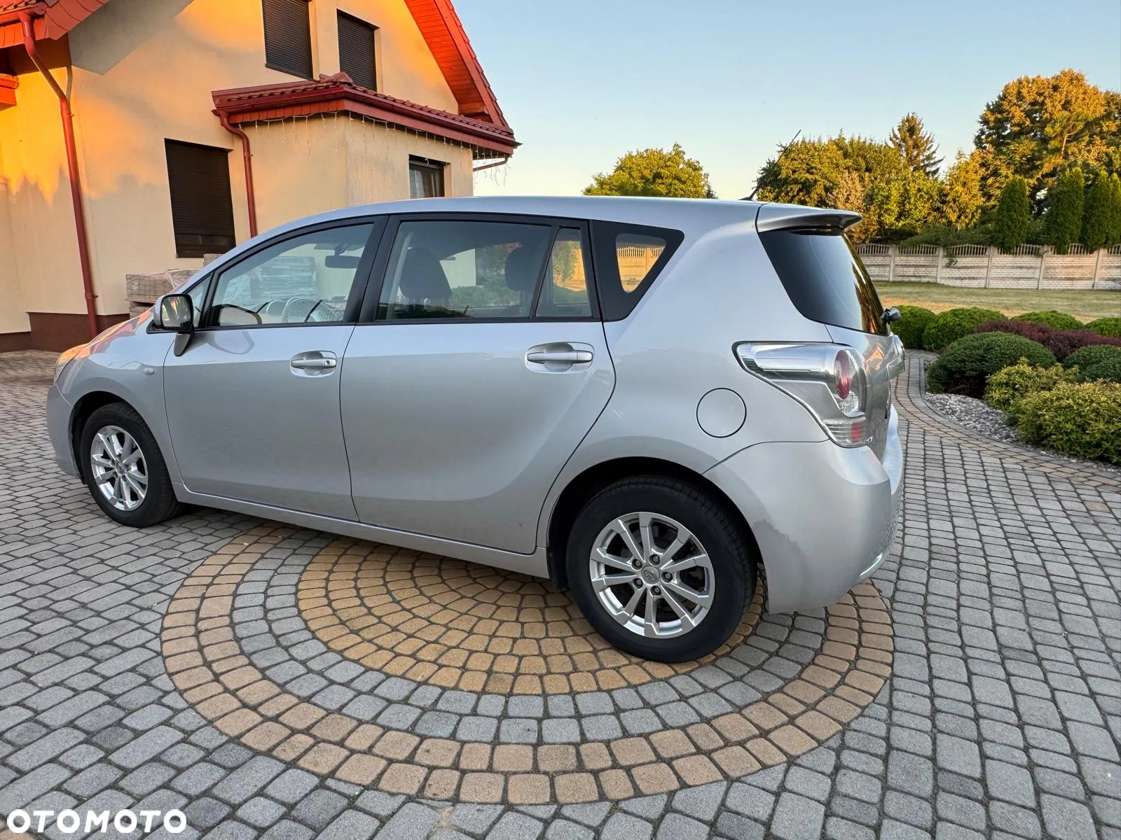 Toyota Verso 2.0 D-4D Premium - 10