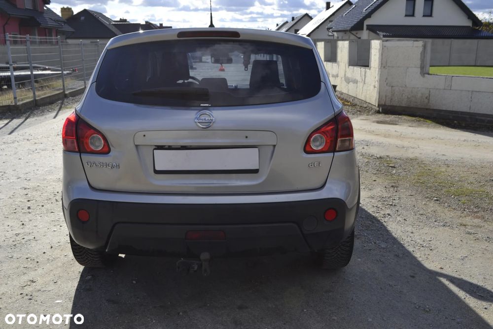 Nissan Qashqai 2.0 dCi 4 x 4 DPF tekna - 8
