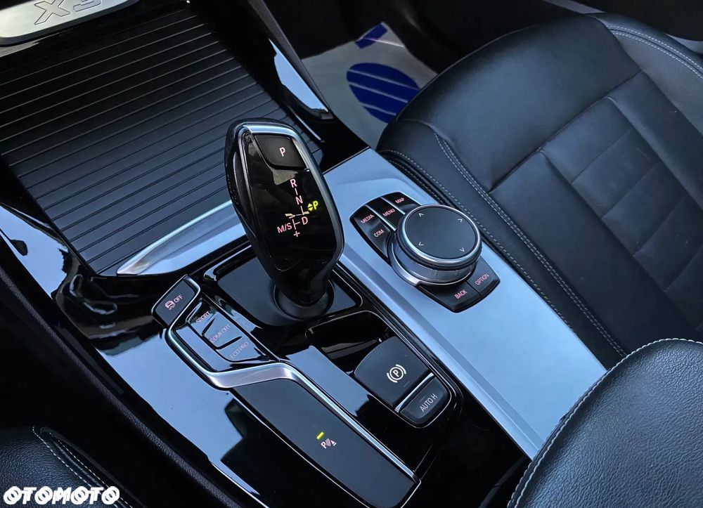 BMW X3 sDrive18d Luxury Line - 17