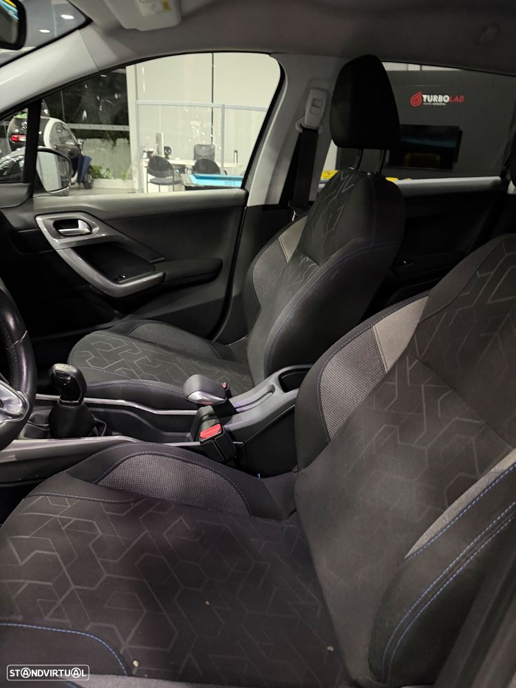 Peugeot 2008 1.2 PureTech Allure - 15