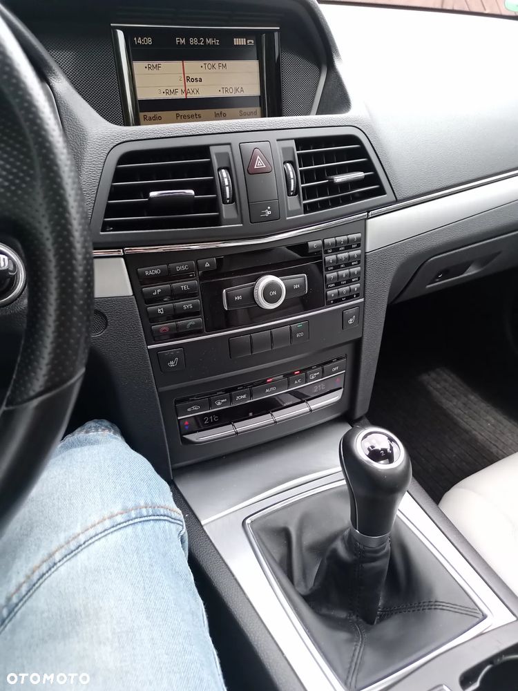 Mercedes-Benz Klasa E 200 CGI BlueEFFICIENCY Elegance - 5