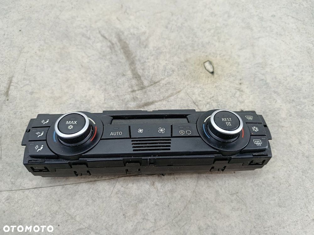 PANEL NAWIEWU BMW 1 E87 9182287 A2C53307711  VDO - 2