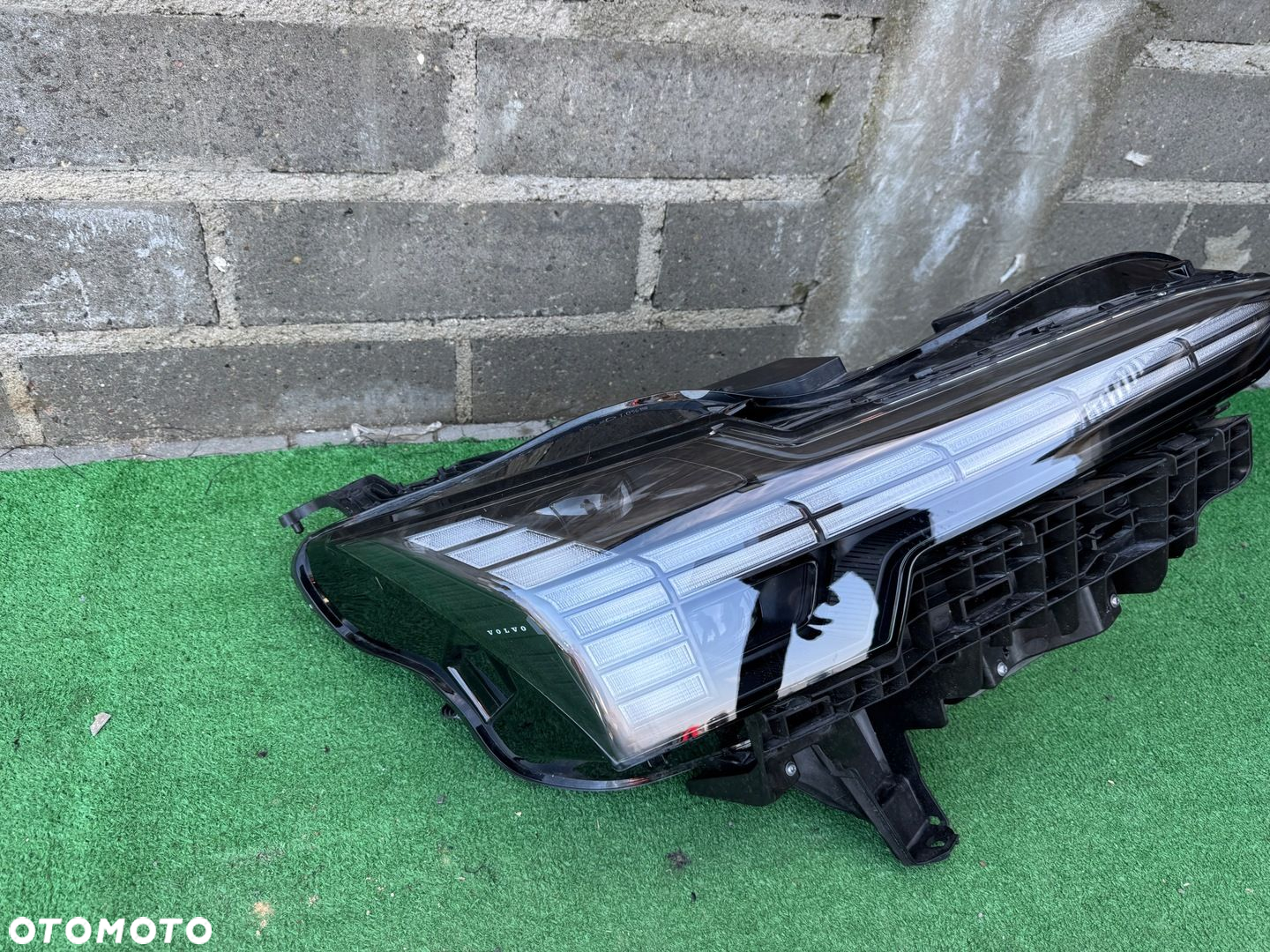 VOLVO EX-30 FULL LED LAMPA PRAWA 80000628 - 2