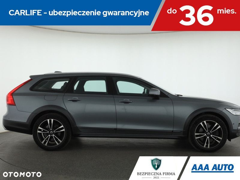 Volvo V90 Cross Country - 8