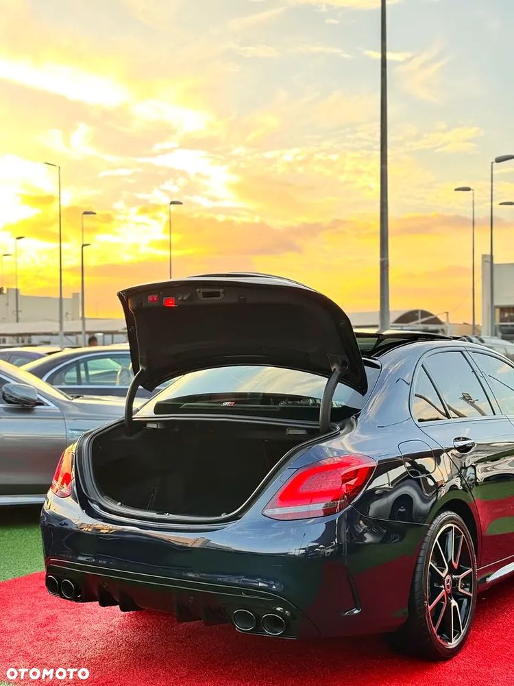 Mercedes-Benz Klasa C 300 4Matic 9G-TRONIC - 18