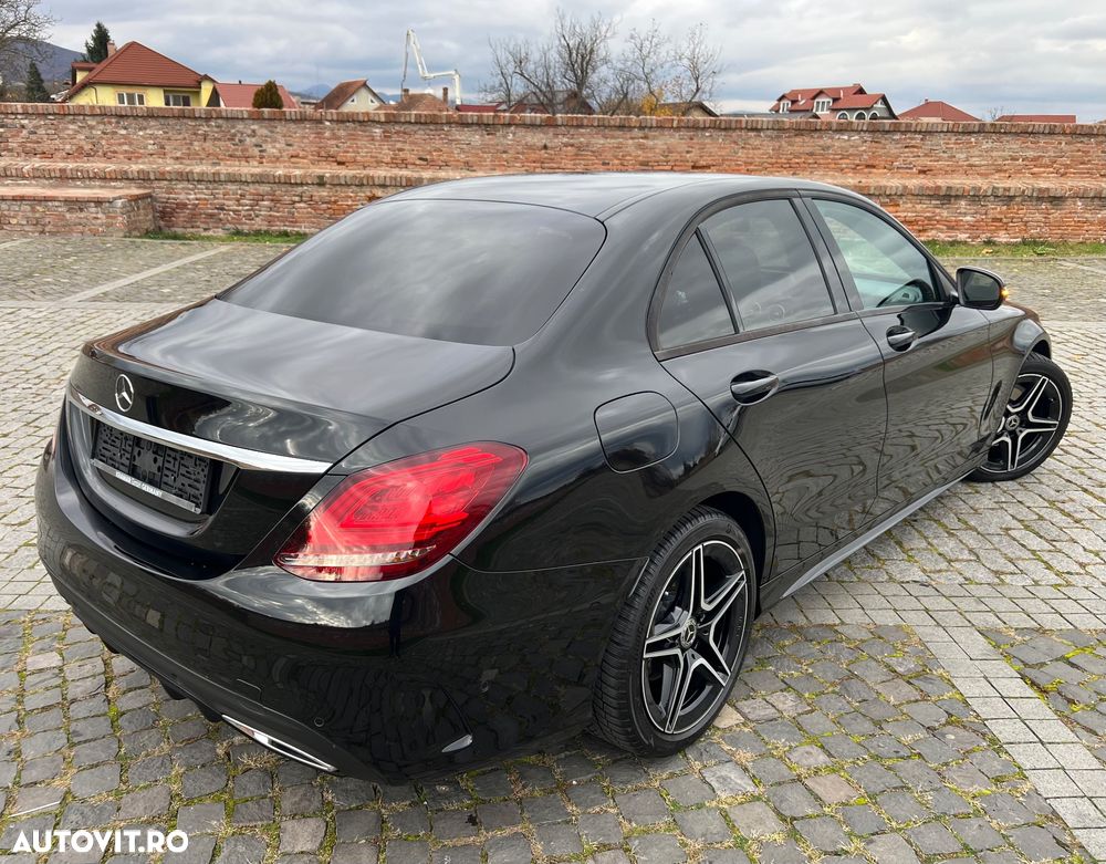 Mercedes-Benz C 220 d 4Matic T 9G-TRONIC AMG Line - 5