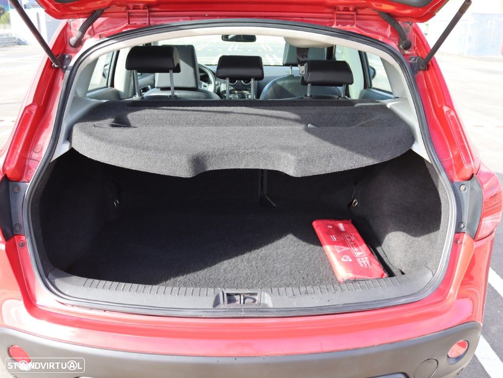 Nissan Qashqai 1.5 dCi Tekna Premium Pele Preta 18 - 13