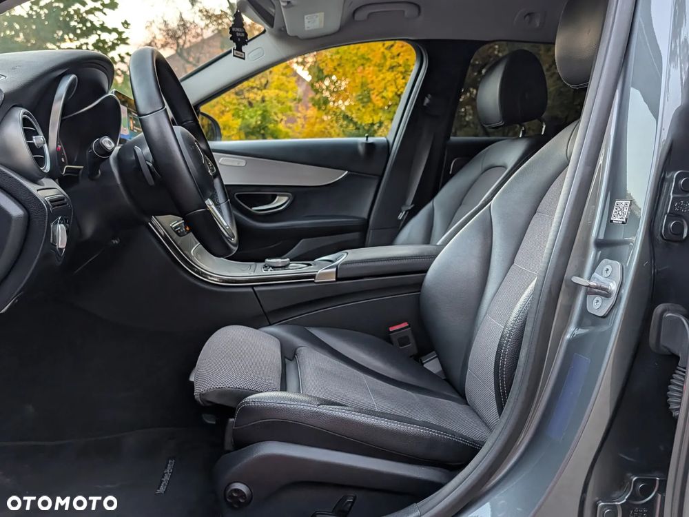 Mercedes-Benz C-Class 2019 photo 4