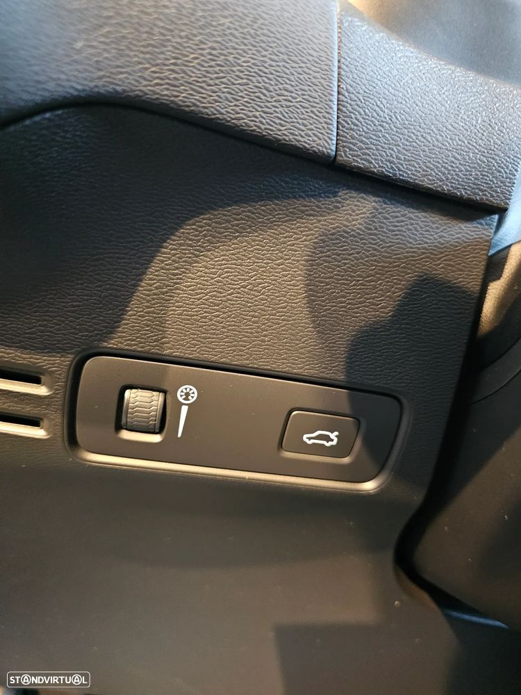 Volvo XC 40 2.0 D3 Geartronic - 19