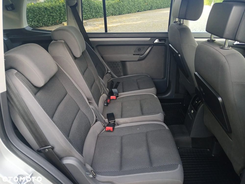 Volkswagen Touran - 29