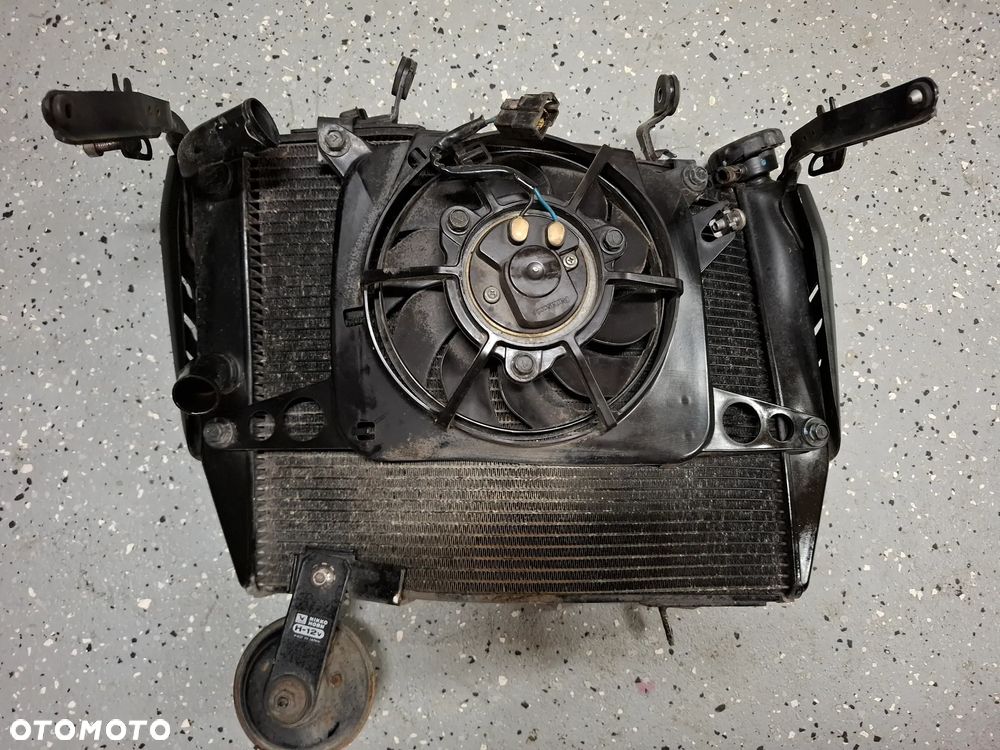 Triumph Street Triple 765 chłodnica wiatrak wentylator - 5