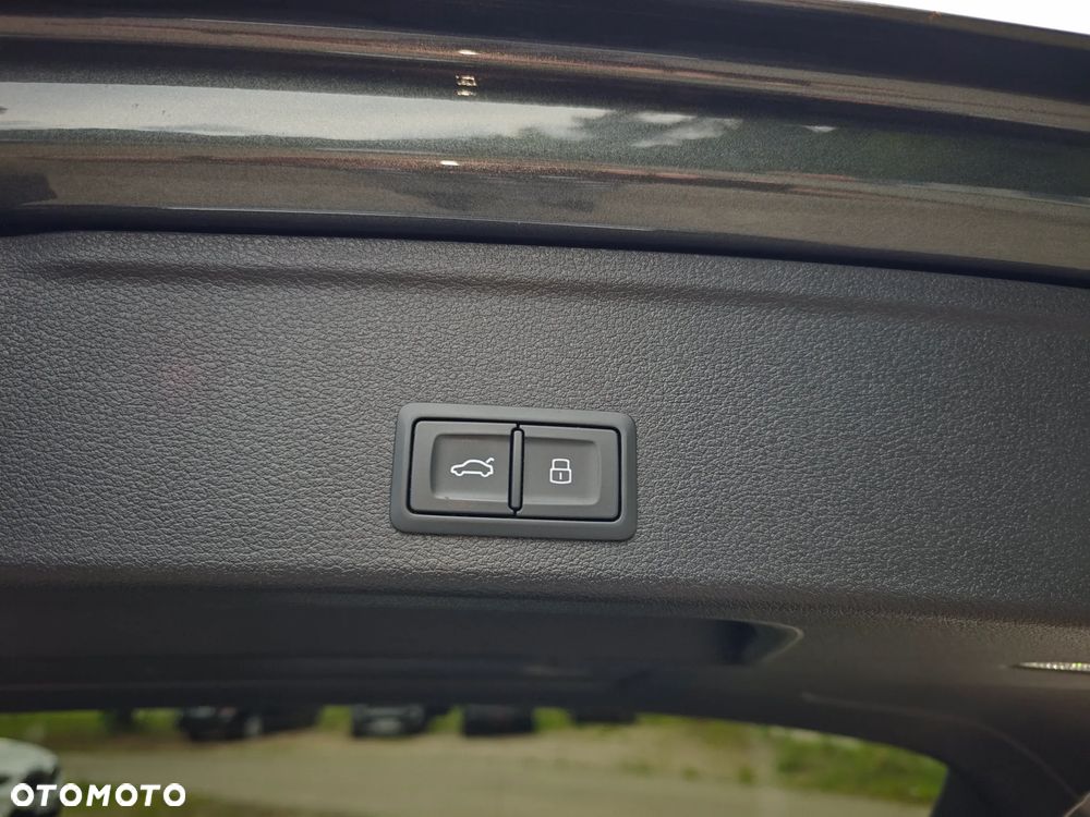 Audi A4 Avant 40 TDI quattro S tronic - 38