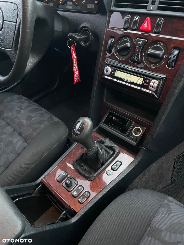 Mercedes-Benz Klasa C 220 T CDI Classic - 30