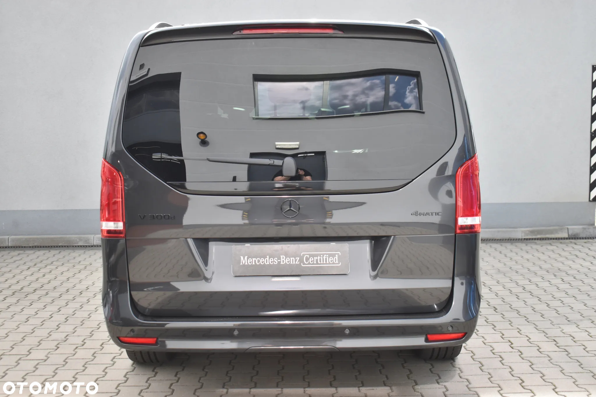 Mercedes-Benz Klasa V 300 d extralang 4Matic 9G-TRONIC Exclusive - 8