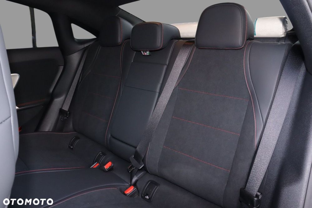 Mercedes-Benz CLA 200 mHEV 8G-DCT - 17
