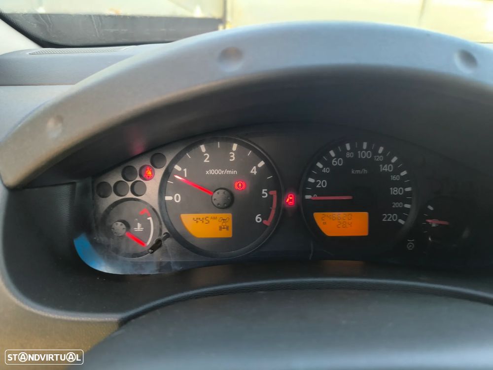 Nissan D40 Kincab - 15