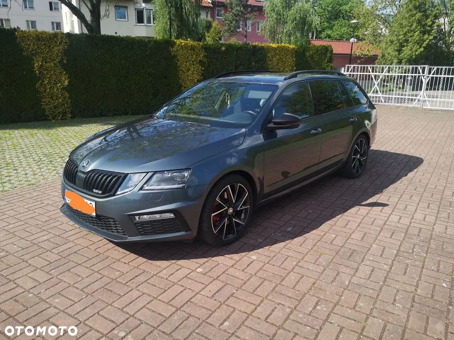 Skoda Octavia 2.0 TDI DSG RS - 1