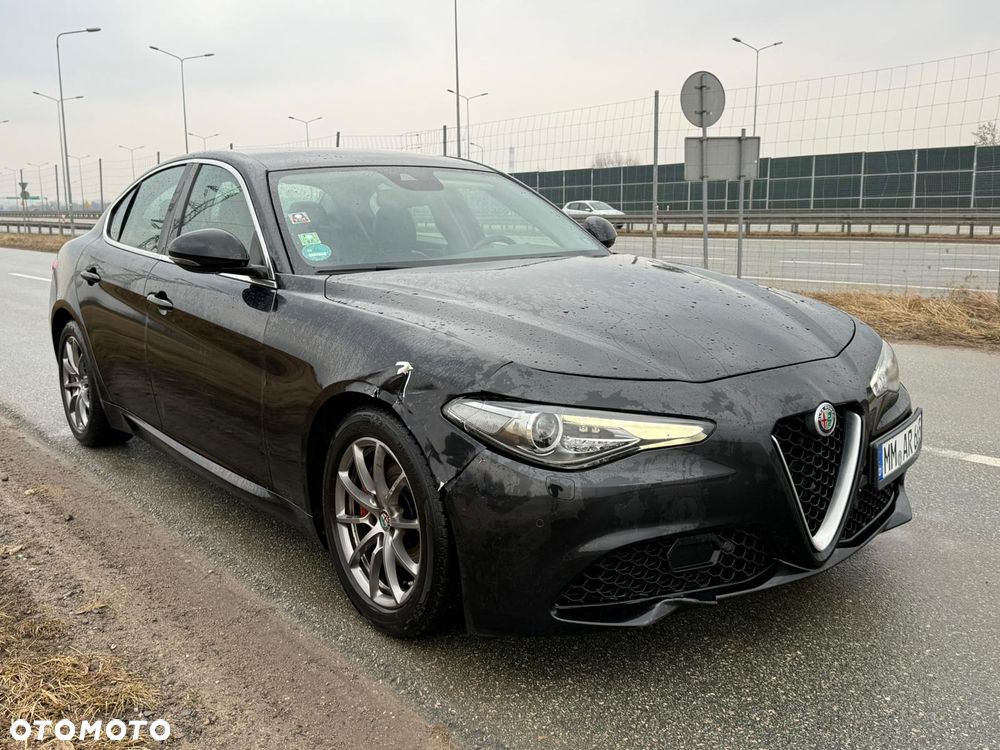 Alfa Romeo Giulia - 5