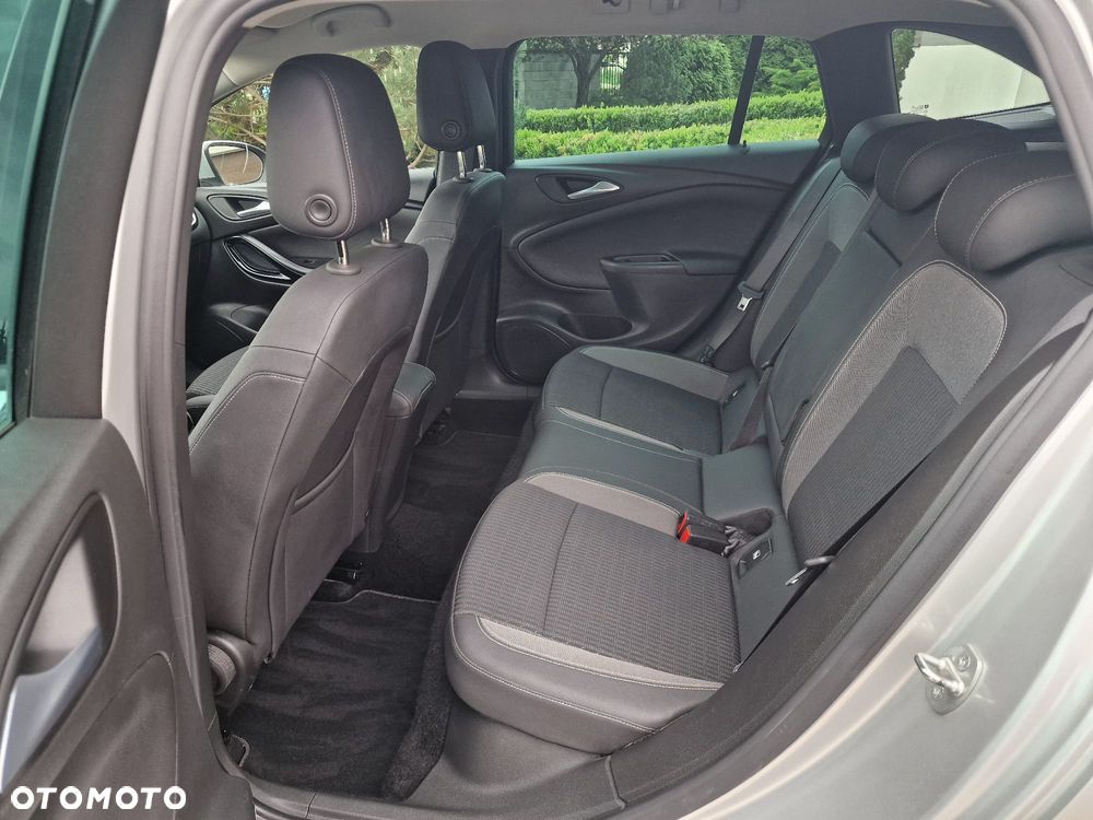 Opel Astra 1.5 D Start/Stop Automatik Design&Tech - 19