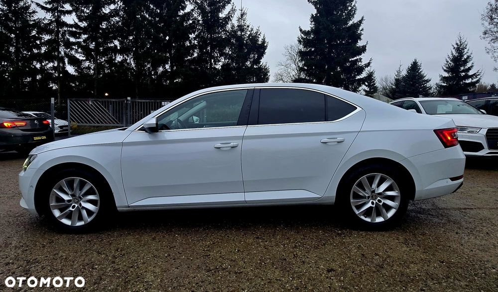 Skoda Superb 2.0 TDI DSG Style - 11