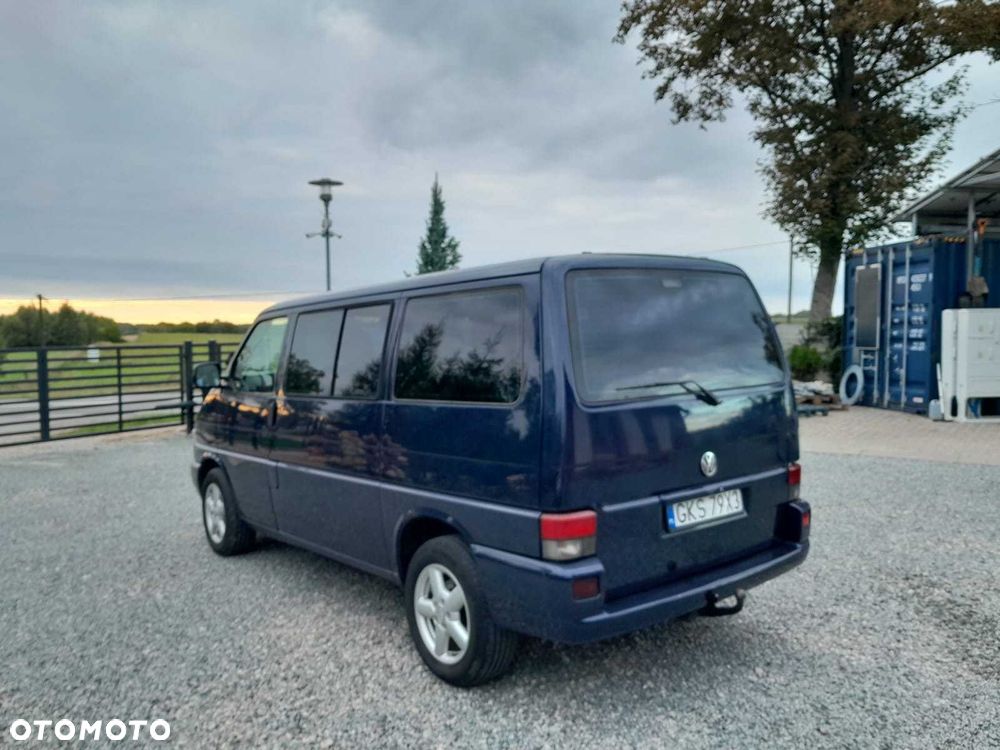 Volkswagen Caravelle - 2
