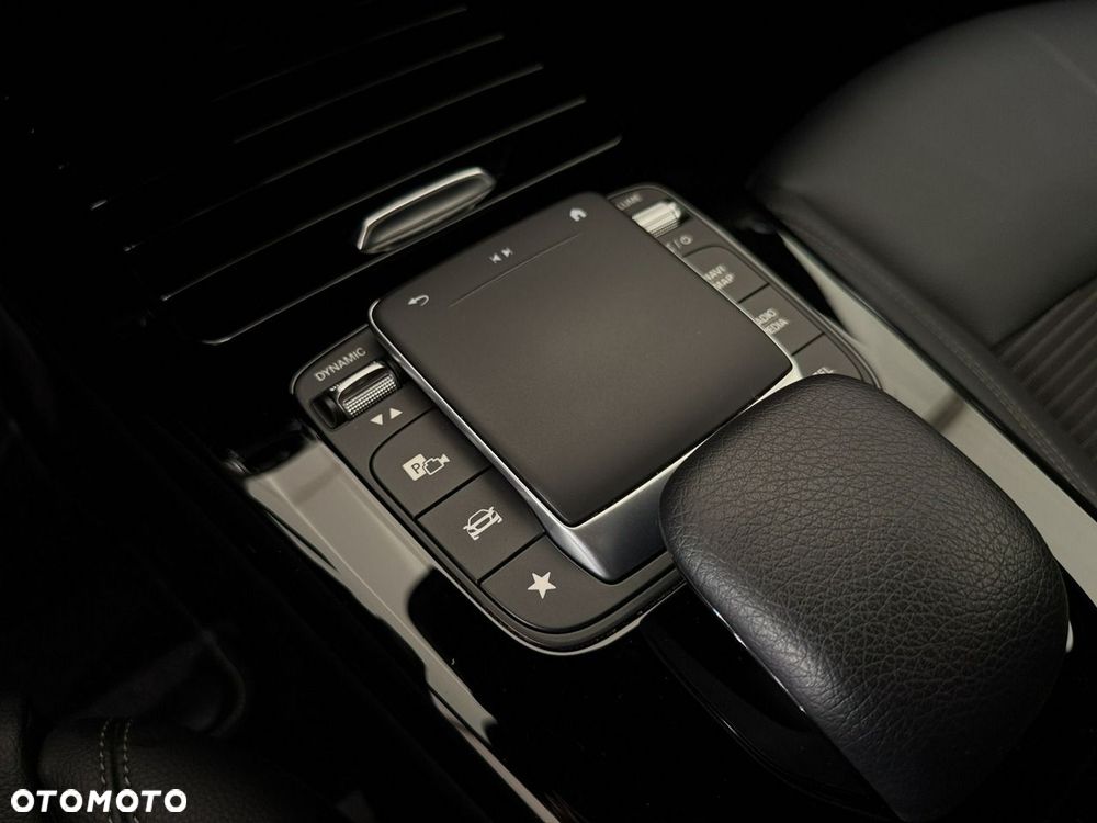 Mercedes-Benz CLA - 30