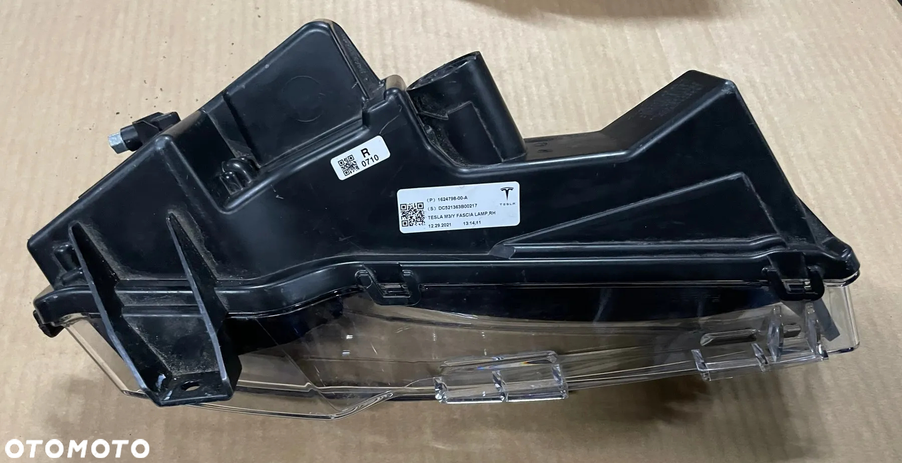 TESLA model 3 lampa prawa światło LED DRL halogen - 3