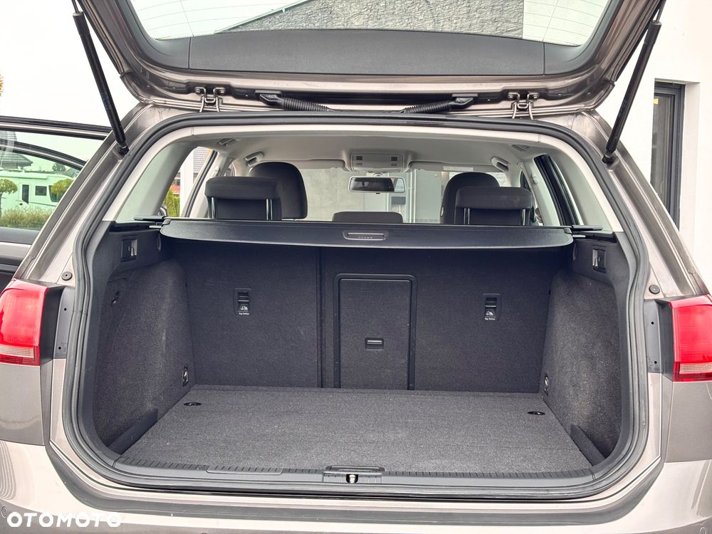Volkswagen Golf - 8