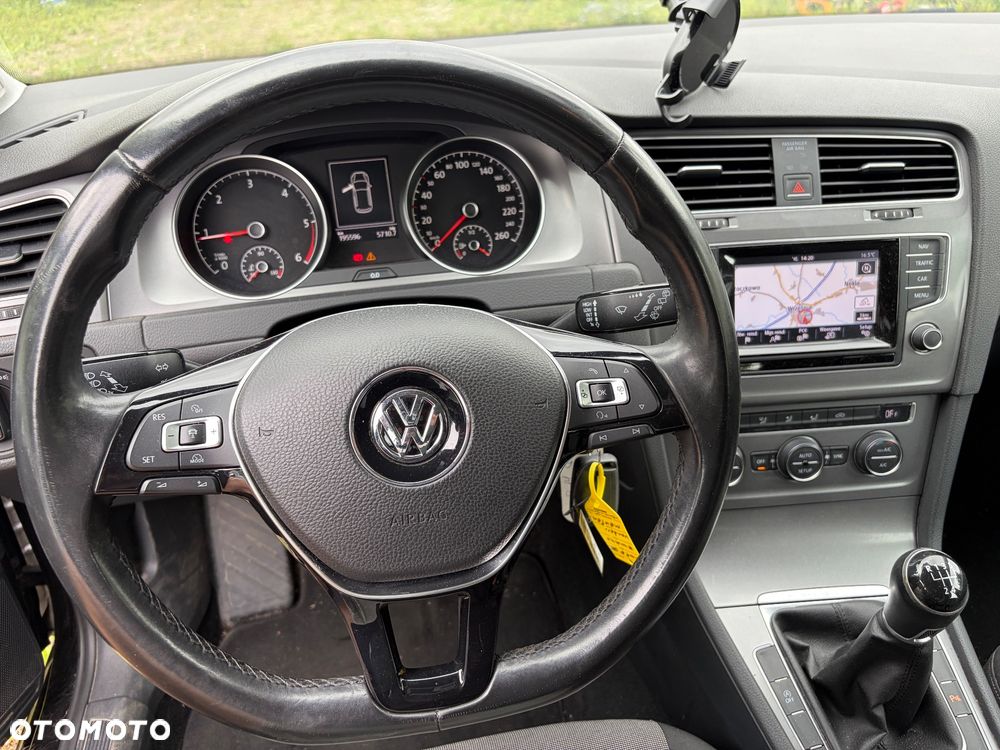 Volkswagen Golf - 17