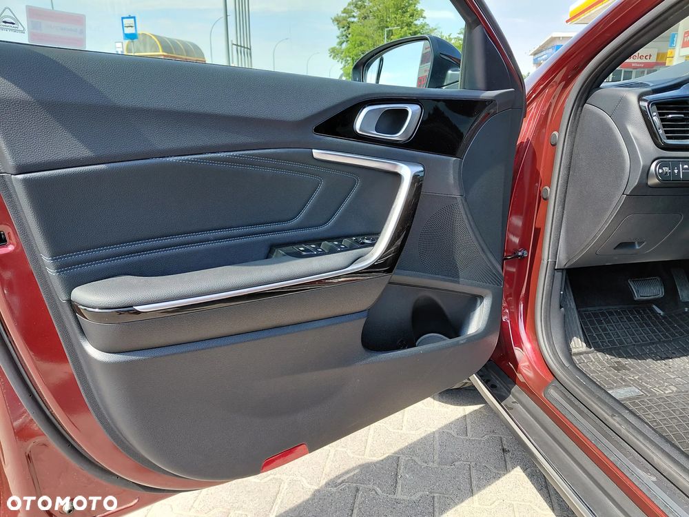 Kia XCeed - 10