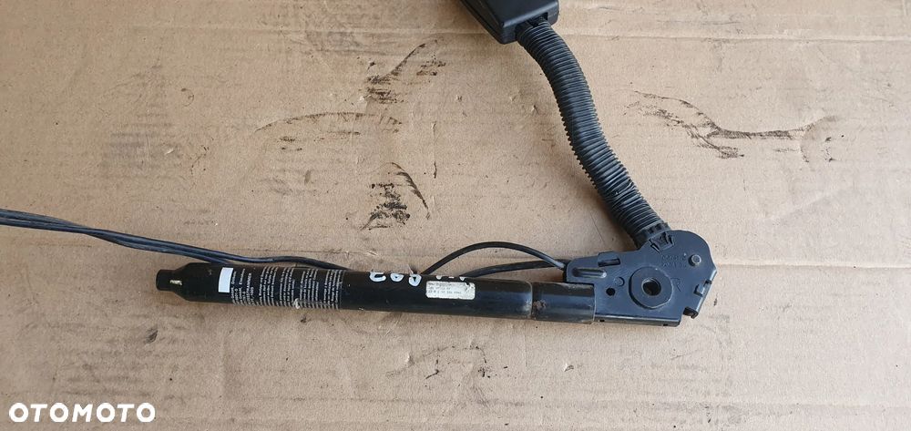 Zapinka napinacz pasa nabój prawy przód pasażera BMW 7 E65 - 2