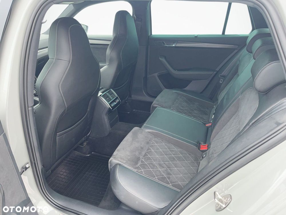 Skoda Superb 2.0 TDI SCR Sportline DSG - 12