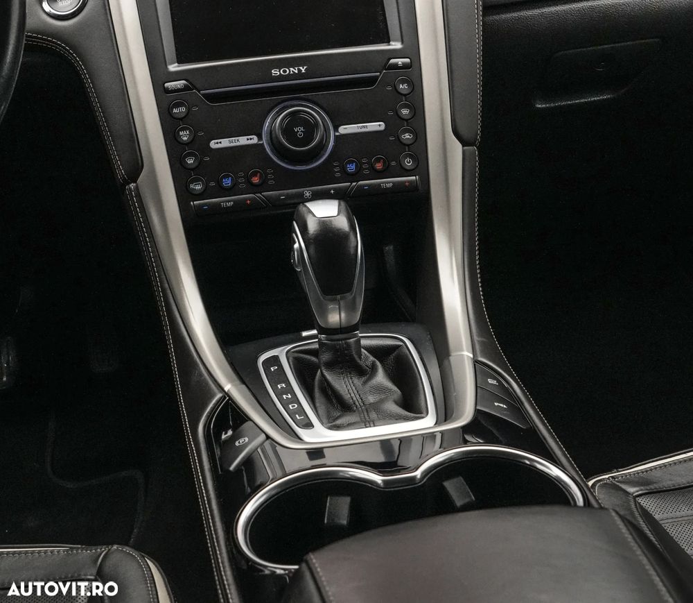 Ford Mondeo 2.0 HEV Vignale - 19