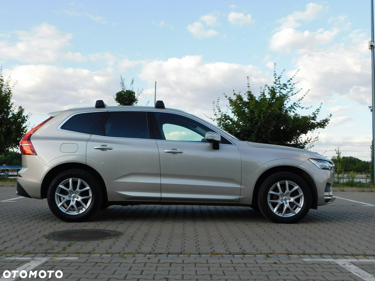 Volvo XC 60 D4 AWD Momentum Pro - 2
