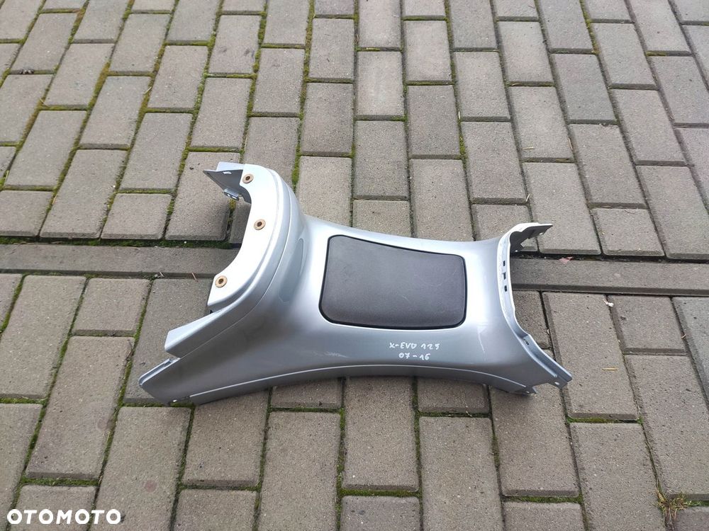 EU TUNEL ŚRODKOWY OSŁONA PIAGGIO X-EVO 125 07- - 1