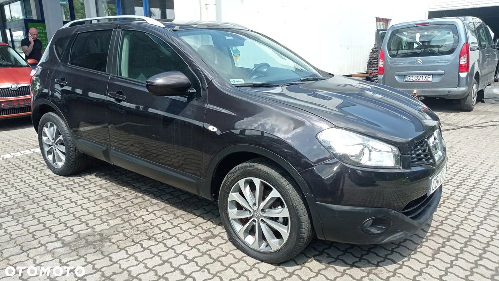 Nissan Qashqai 2.0 dCi DPF tekna - 27