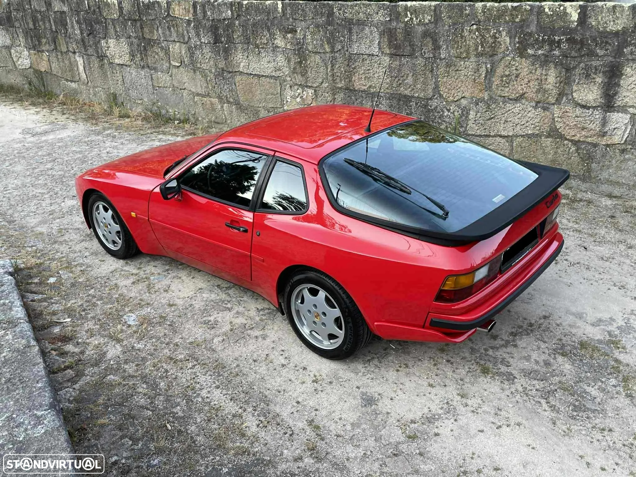 Porsche 944 Turbo - 8