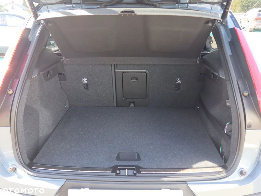 Volvo XC 40 D4 AWD R-Design - 17