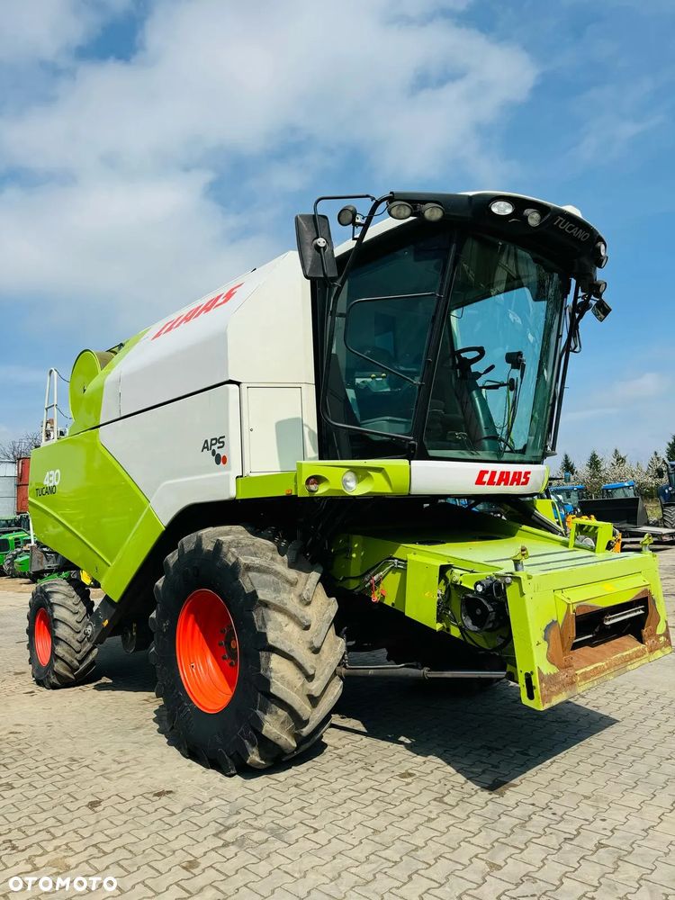 Claas Tucano 430 APS - 6