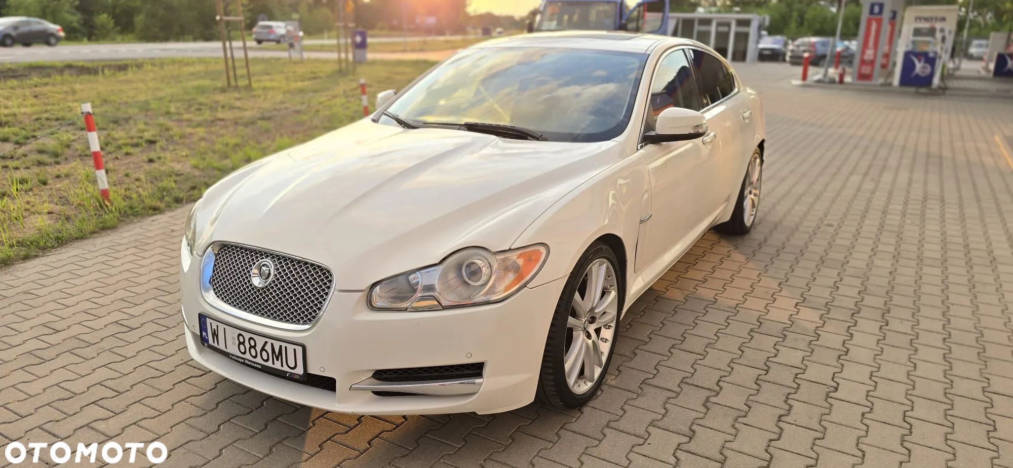 Jaguar XF 4.2 Super V8 - 1