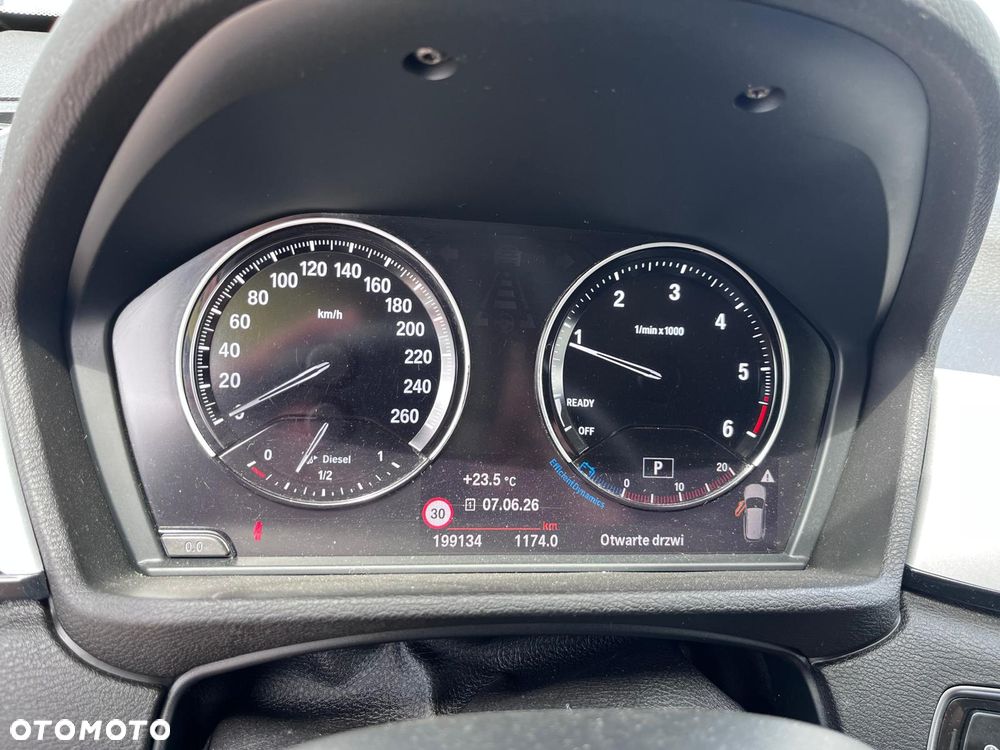 BMW X1 sDrive18d - 11