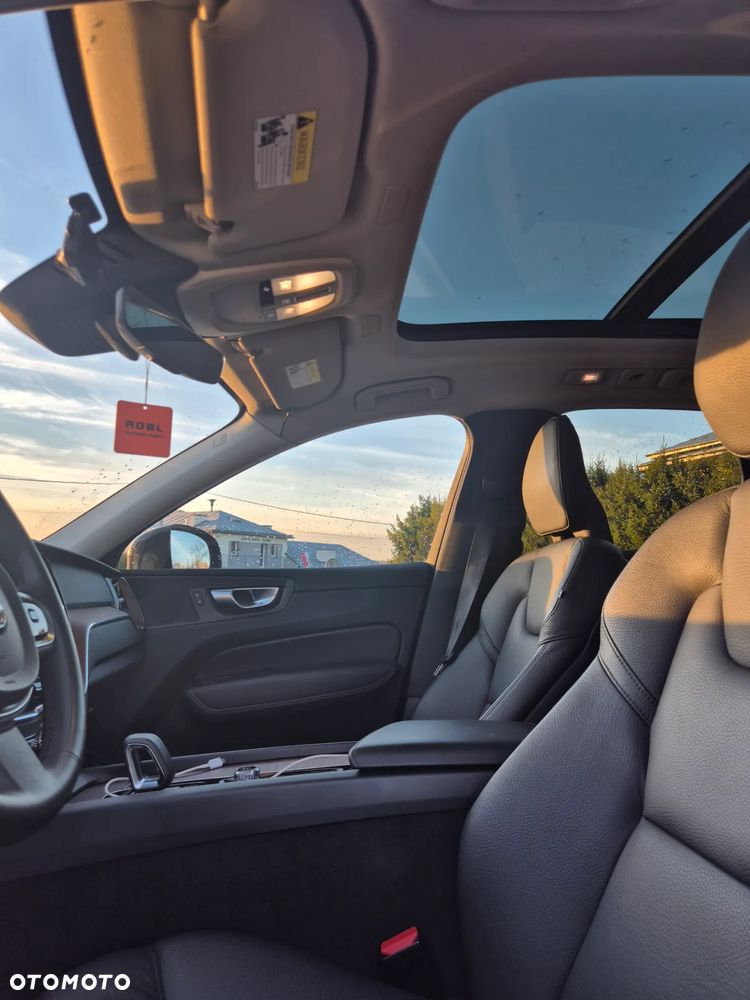 Volvo XC 60 B5 B AWD Plus Dark - 11