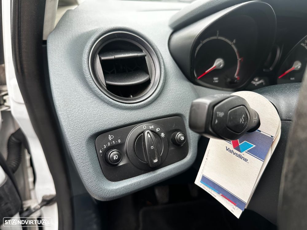 Ford Fiesta 1.4 TDCI van - 31