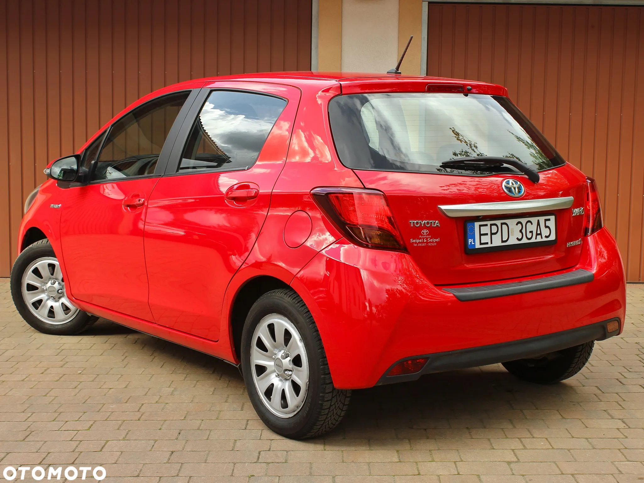 Toyota Yaris Hybrid 100 Premium - 5