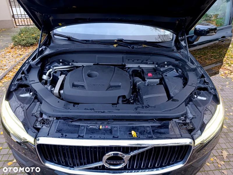 Volvo XC 60 T5 AWD Momentum Pro - 23